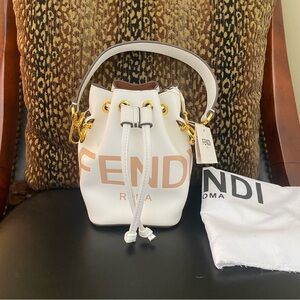 Beautiful Mini unbranded white and gold fashion bucket bag